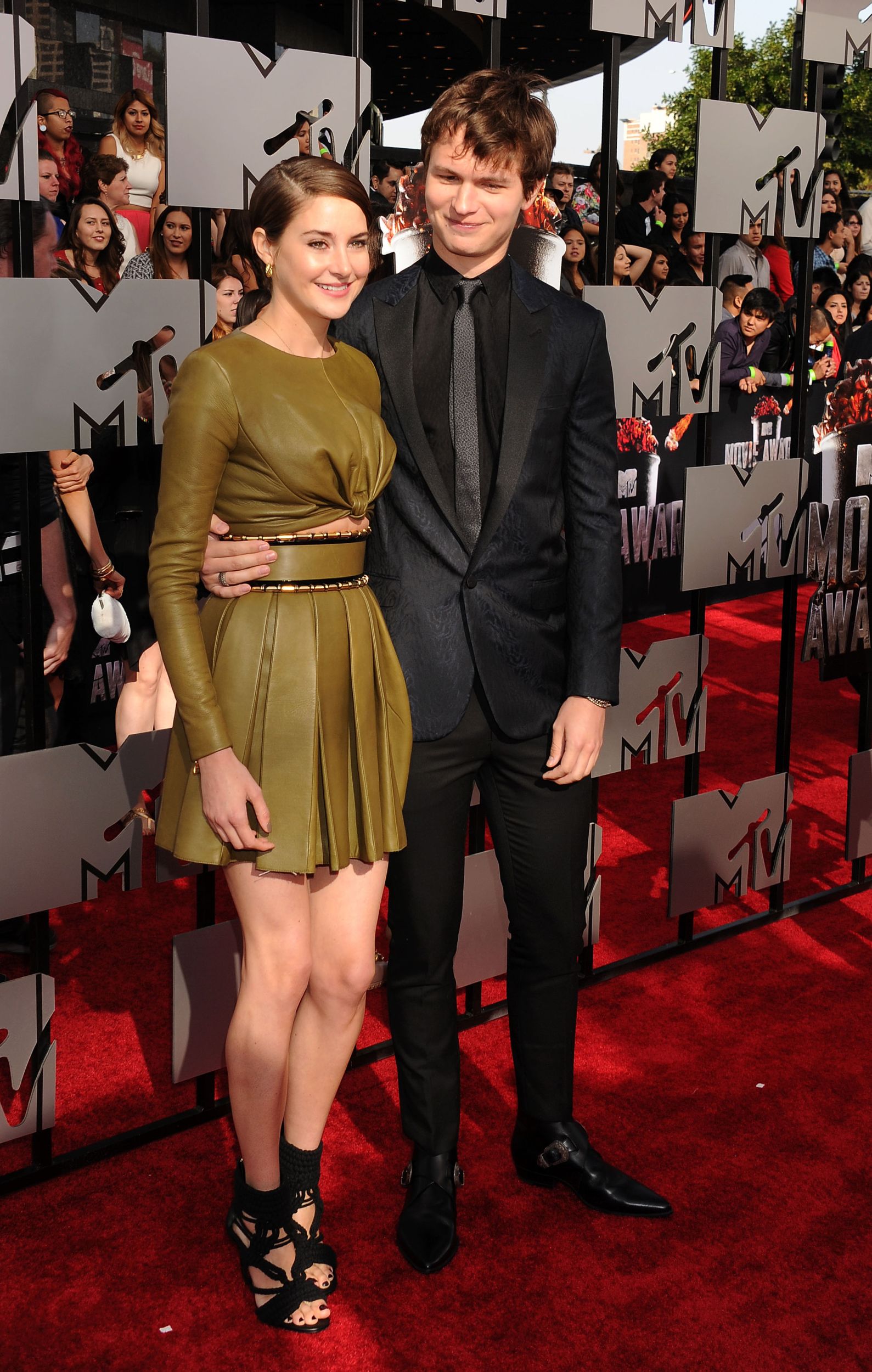 (Apr 13) MTV Movie Awards - Red Carpet - 128 - Simply Shailene